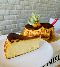 Load image into Gallery viewer, (A-C20) 1.3 kg Burnt Cheesecake (8-inch)